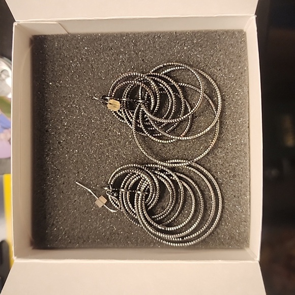 Voltage - Picture 2 of 3